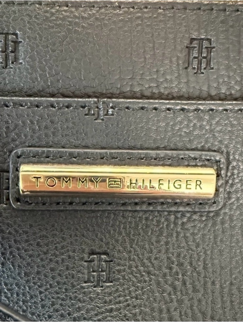 Tommy Hilfiger Black Wristlet Clutch - Picture 2 of 9